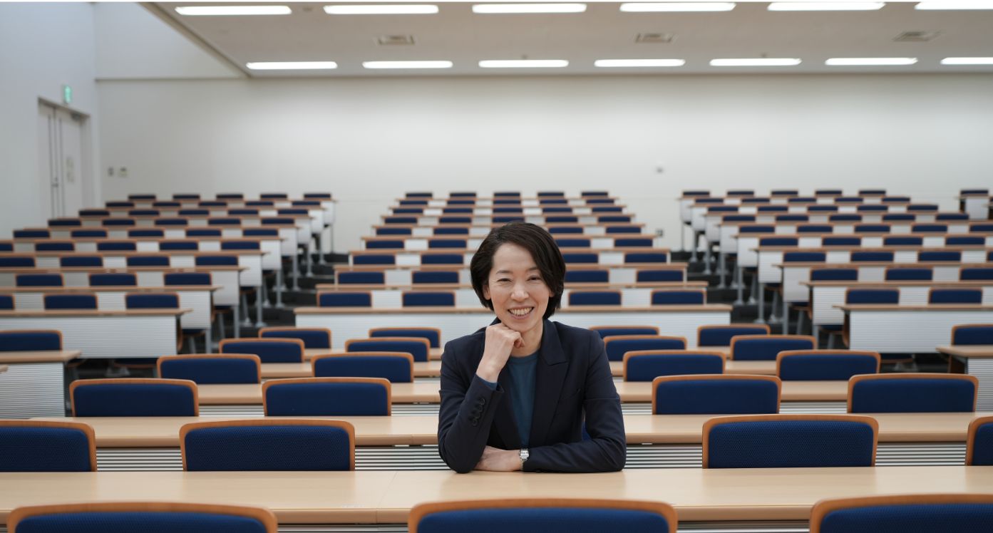 インタビュー 嵩 さやか(1/3) – 人社サロン|三太郎の小径